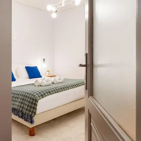 Blue Tile Hideaway By Portugal Active * Порту