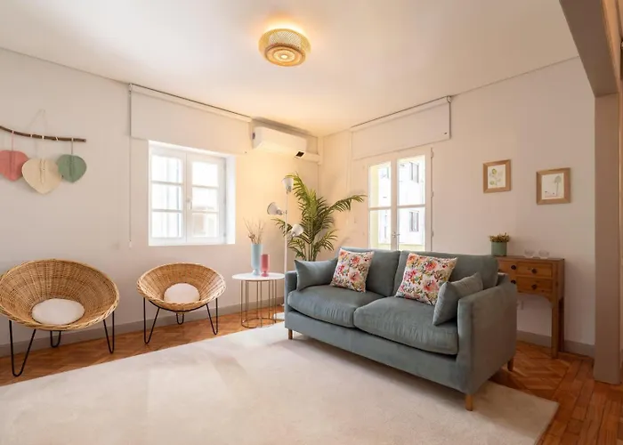 Blue Tile Hideaway By Portugal Active 公寓