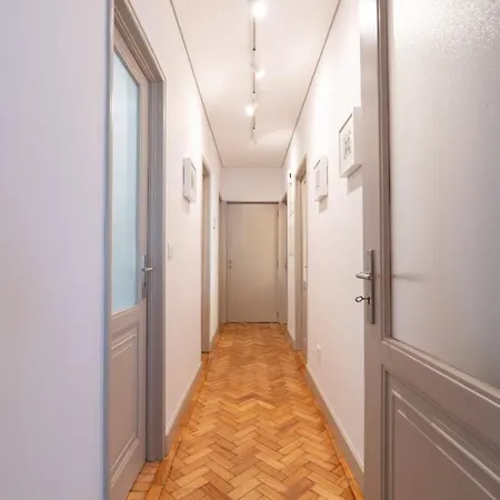 Blue Tile Hideaway By Portugal Active *